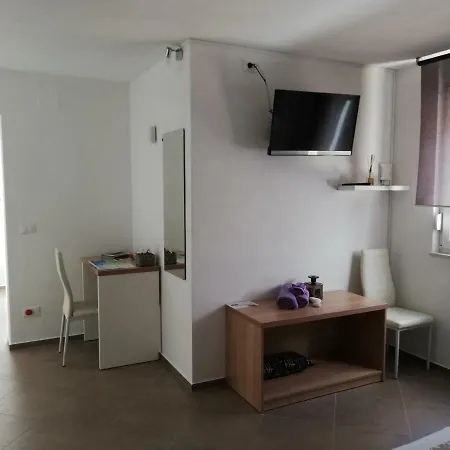 Apartament Rotiroti