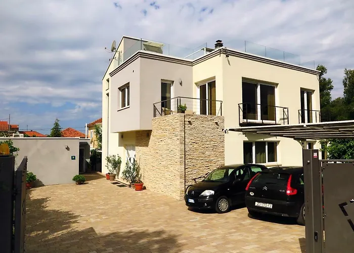 דירה Rotiroti זאדאר