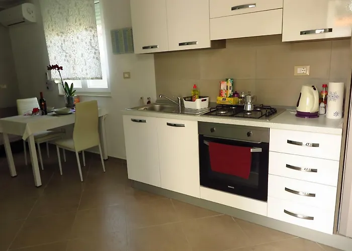 דירה Rotiroti זאדאר